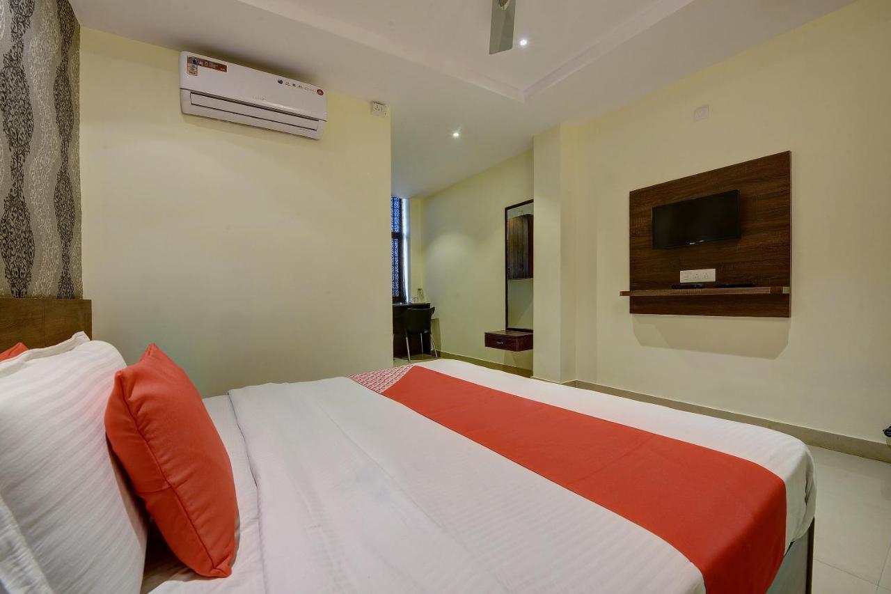Capital O Hotel Samanvi International Belur  Eksteriør billede