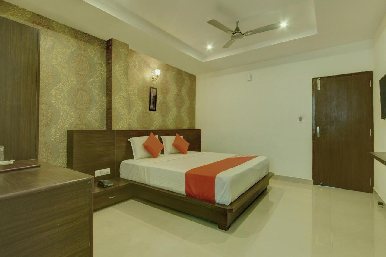 Capital O Hotel Samanvi International Belur  Eksteriør billede