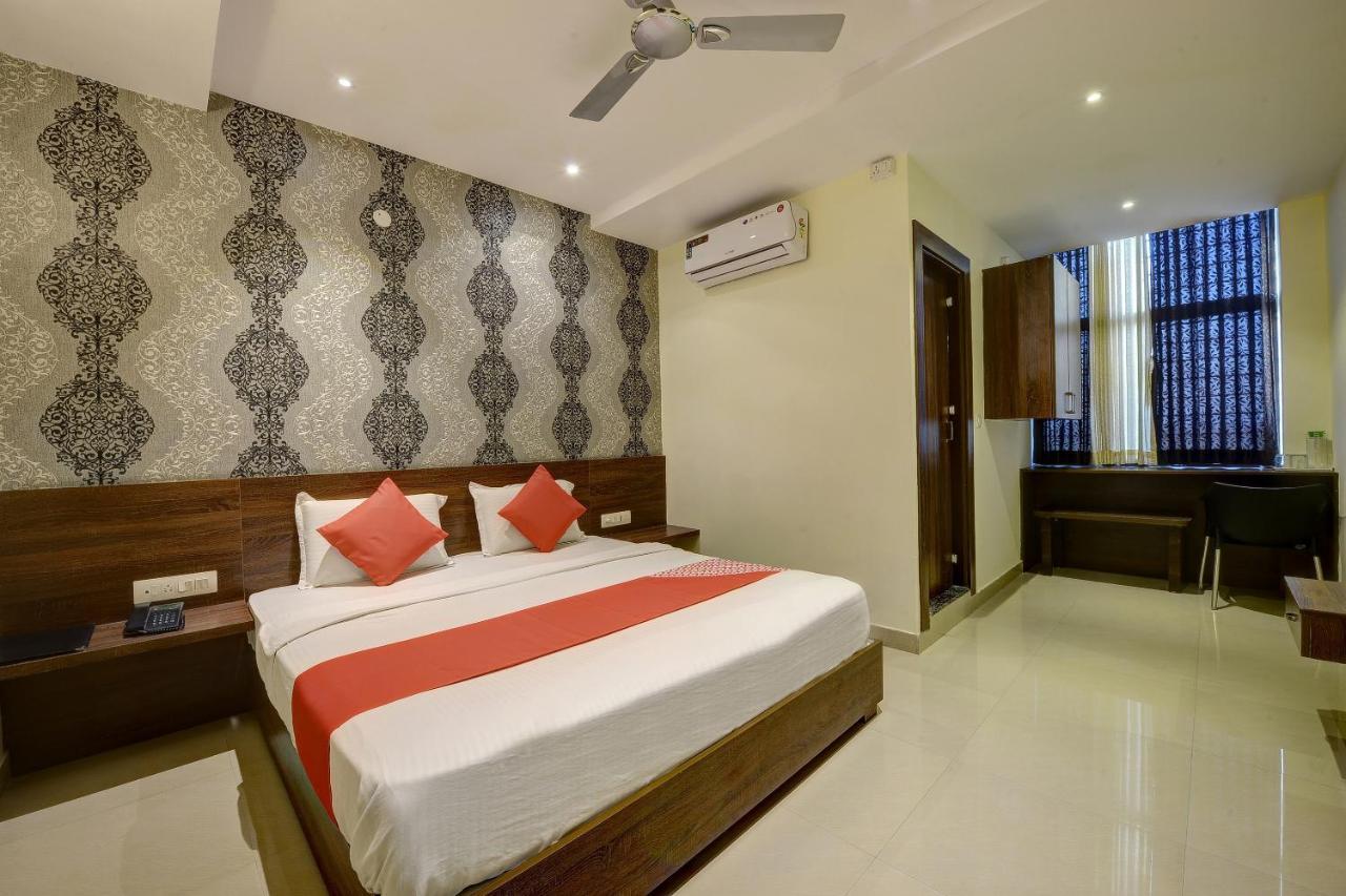 Capital O Hotel Samanvi International Belur  Eksteriør billede