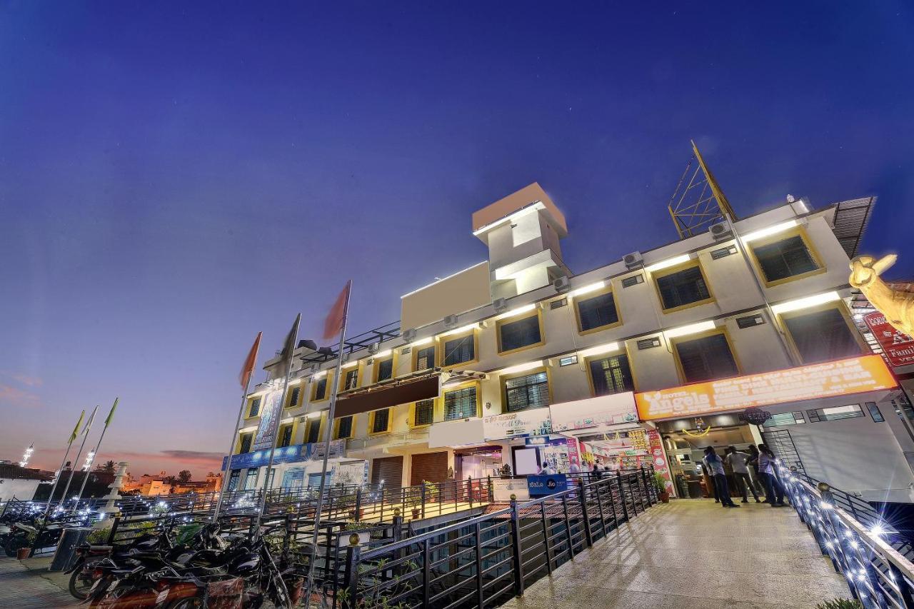 Capital O Hotel Samanvi International Belur  Eksteriør billede